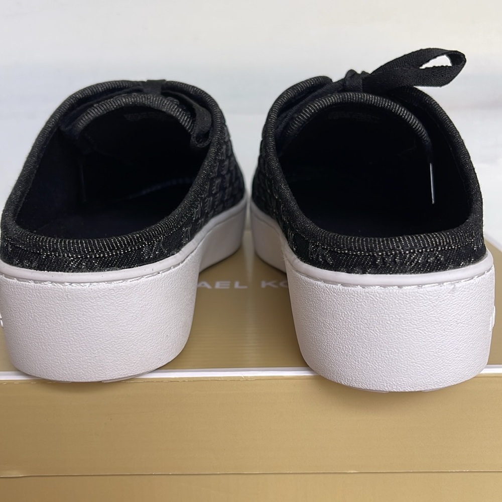Michael Kors POPPY SLIDE SNEAKER MK DEBOSSED WASHED DENIM
49T4POFP3D Platforms - Picture 14 of 16